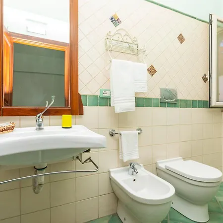 לינה וארוחת בוקר Sole