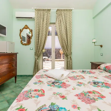 Sole فندق مبيت وإفطار 3*